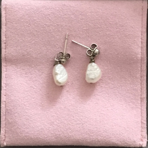 Jewelry - **NEVER WORN** REAL Pearl Drop Stud Earrings